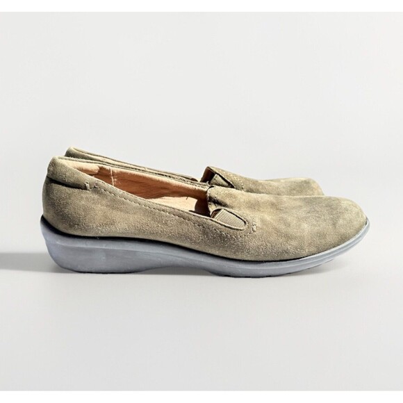EASY SPIRIT WOMEN'S SANTARA SLIP-ON LOAFER, Olive Green, US SIZE 6.5 M - Picture 1 of 9